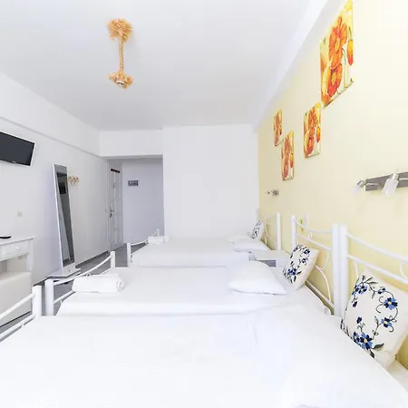 George מלון דירות Naxos City